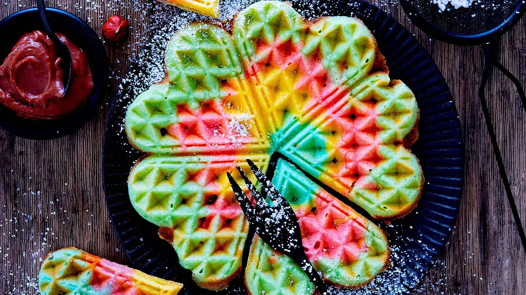 Regenbogen-Buttermilch-Waffeln Rezept - Foto: Image Professionals Regenbogen-Buttermilch-Waffeln Rezept - Foto: Image Professionals