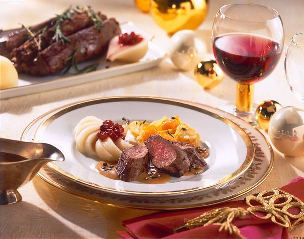 Rehrücken in cremiger Pfeffersoße Rezept Rehrücken in cremiger Pfeffersoße Rezept
