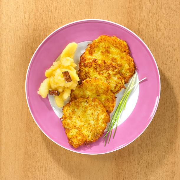 Reibekuchen mit Apfelkompott Rezept Reibekuchen mit Apfelkompott Rezept