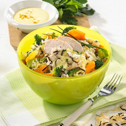 Reis-Salat mit Hähnchenfilet und Curry-Creme Rezept Reis-Salat mit Hähnchenfilet und Curry-Creme Rezept