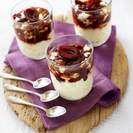 Reis-Vanillecreme mit Pflaumenkompott Rezept