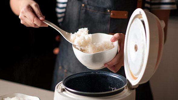 Reiskocher: Reis endlich perfekt und locker zubereitet - Foto: iStock/Stefan Tomic