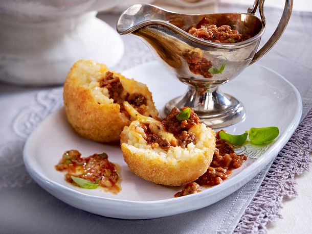 Reiskroketten mit Hackfüllung „Suppli alla romana“ Rezept Reiskroketten mit Hackfüllung „Suppli alla romana“ Rezept