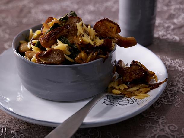 Reisnudel-Pfanne mit Kräuterseitlingen Rezept Reisnudel-Pfanne mit Kräuterseitlingen Rezept
