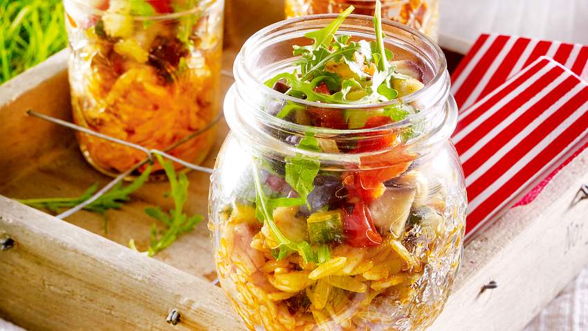 Reisnudel-Salat mit Ofengemüse Rezept - Foto: House of Food / Bauer Food Experts KG
