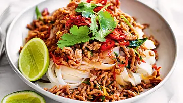 Reisnudeln mit Asia-Hackfleisch Rezept - Foto: LECKER @ Bauer Media Group