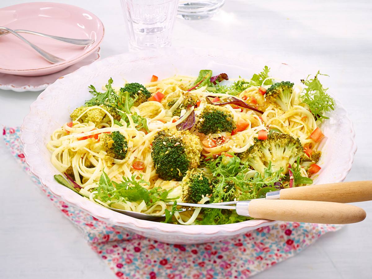 Reisnudelsalat „Hopphopp“ mit Brokkoli Rezept