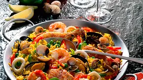 Reispfanne Paella Rezept - Foto: LECKER @ Bauer Media Group Reispfanne Paella Rezept - Foto: LECKER @ Bauer Media Group