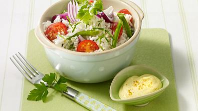 Reissalat mit Bohnen, Tomaten und Currysoße Rezept - Foto: LECKER @ Bauer Media Group