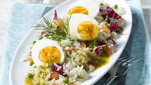 Reissalat mit Lachs in Honig-Senf-Soße Rezept - Foto: House of Food / Bauer Food Experts KG