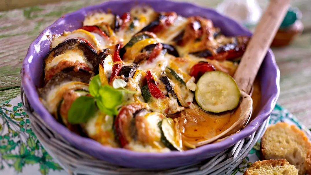 Rémys Ratatouille-Gratin für Feinschmecker Rezept - Foto: LECKER @ Bauer Media Group Rémys Ratatouille-Gratin für Feinschmecker Rezept - Foto: LECKER @ Bauer Media Group