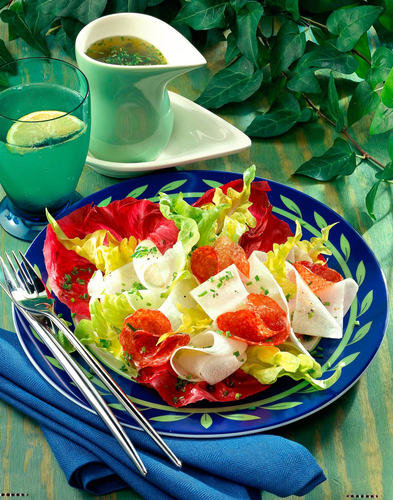 Rettich-Radicchio-Salat Rezept | LECKER