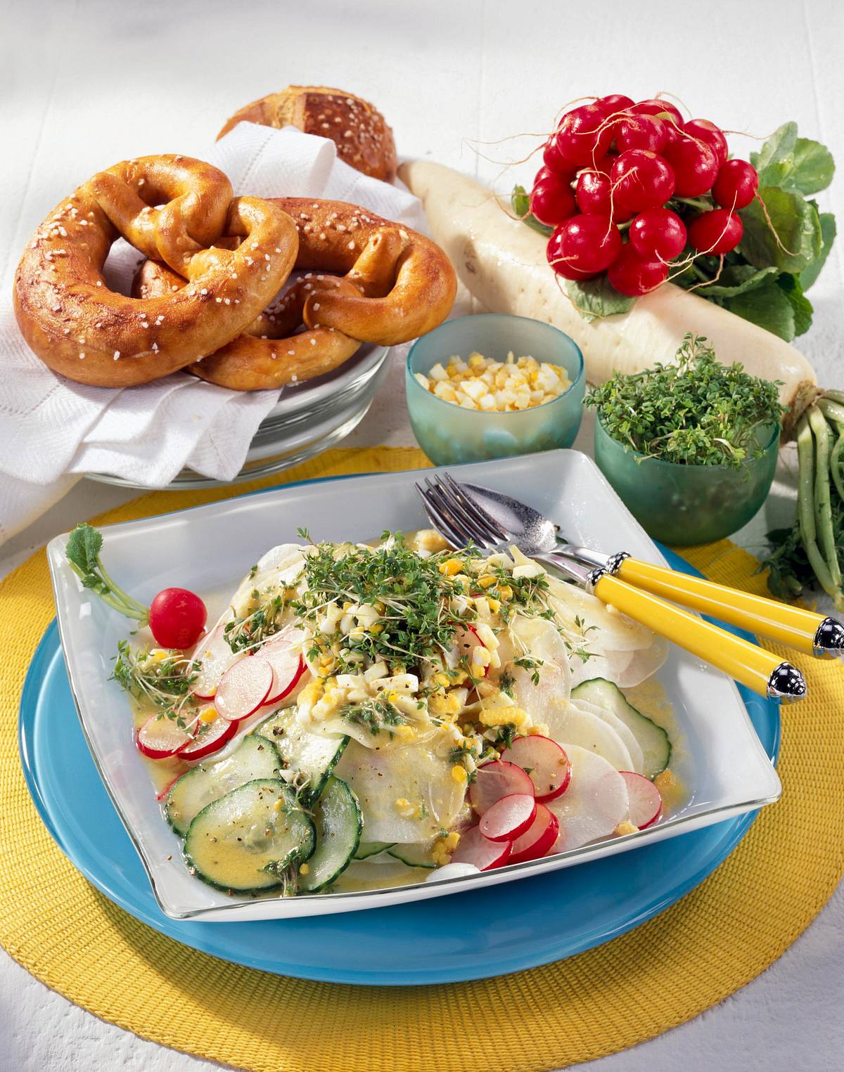 Rettich-Radieschen-Salat mit Senf-Dressing Rezept