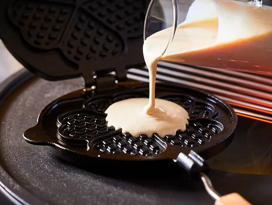 Kardamomwaffeln mit Buttermilch Rezeptschritt Kardamomwaffeln mit Buttermilch Rezeptschritt