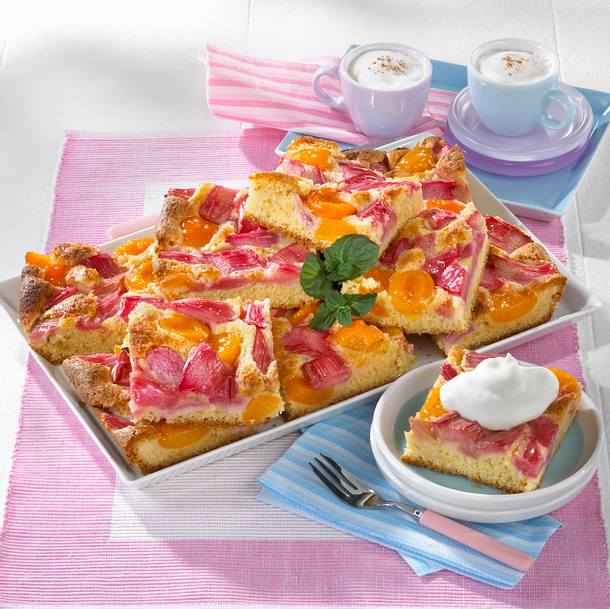 Rhabarber-Aprikosenkuchen Rezept Rhabarber-Aprikosenkuchen Rezept