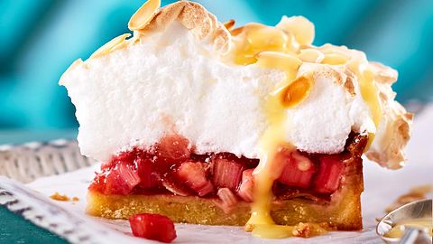 Rhabarber-Baiser-Tarte Rezept - Foto: House of Foof / Bauer Food Experts KG