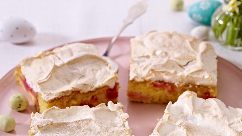 Rhabarber-Baiserkuchen Rezept - Foto: House of Food / Bauer Food Experts KG