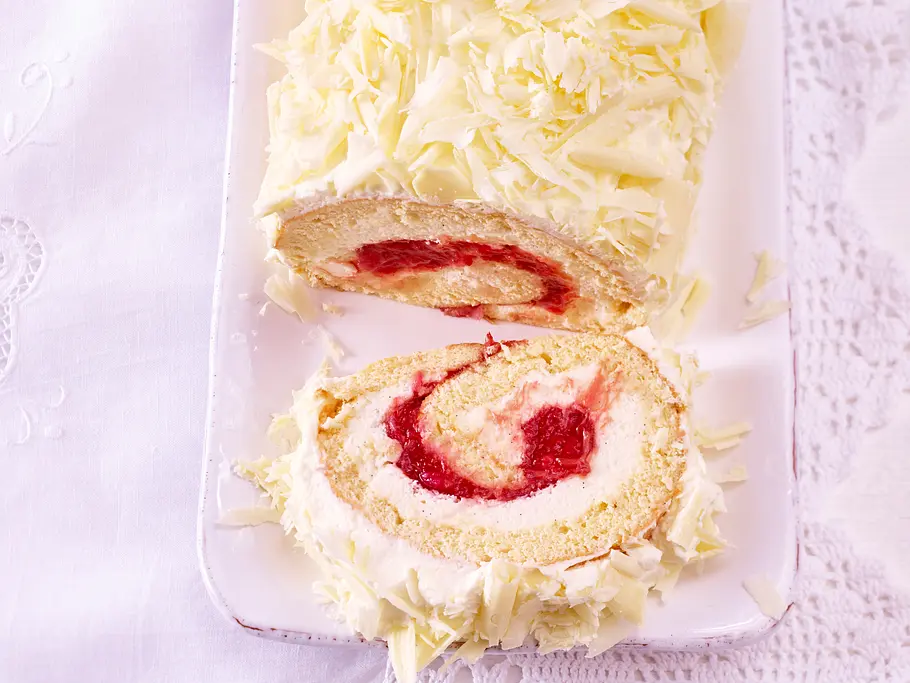 Rhabarber-Biskuitrolle Rhabarber-Biskuitrolle Rezept