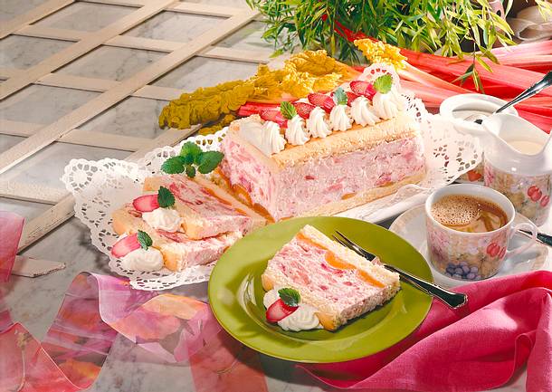 Rhabarber-Kastenkuchen Rezept Rhabarber-Kastenkuchen Rezept