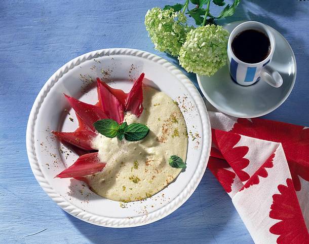 Rhabarber-Kompott mit Sabayone Rezept Rhabarber-Kompott mit Sabayone Rezept