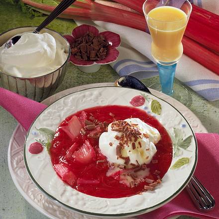 Rhabarber-Kompott mit Sahne Rezept Rhabarber-Kompott mit Sahne Rezept
