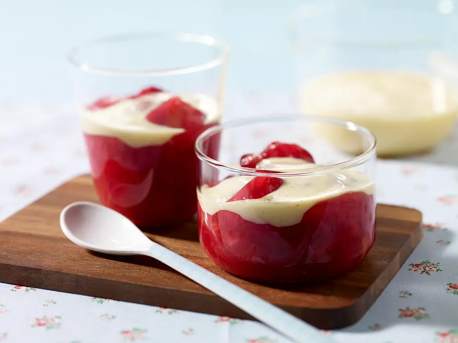 Rhabarber-Kompott mit Vanillepudding Rezept Rhabarber-Kompott mit Vanillepudding Rezept