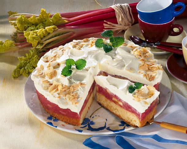 Rhabarber-Marzipan-Torte mit Schmand-Vanillecreme Rezept | LECKER