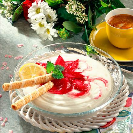 Rhabarber mit Vanillecreme Rezept Rhabarber mit Vanillecreme Rezept