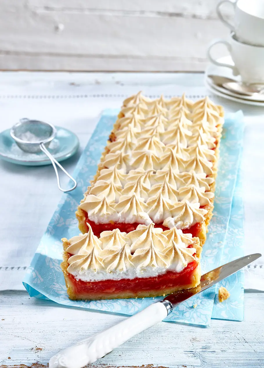 Rhabarber-Tarte mit Baiser Rezept Rhabarber-Tarte mit Baiser Rezept