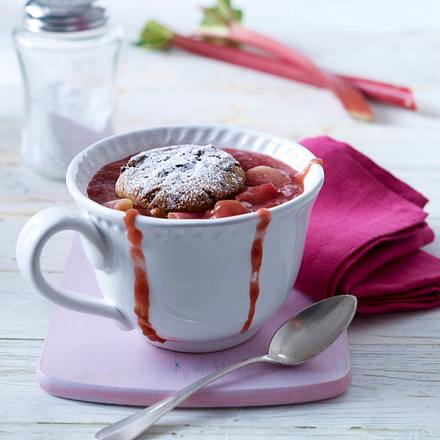Rhabarber-Töpfchen mit Cookie-Haube Rezept Rhabarber-Töpfchen mit Cookie-Haube Rezept