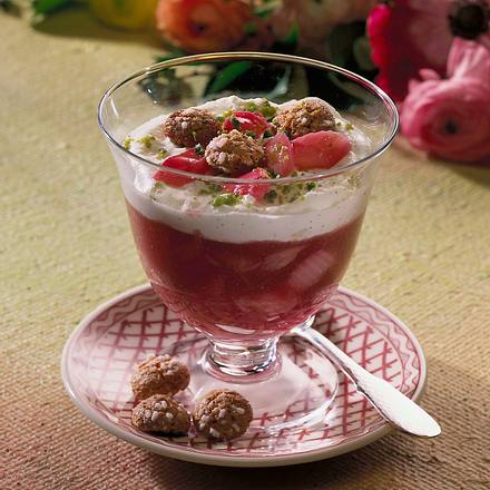Rhabarberkompott mit Vanillesahne Rezept Rhabarberkompott mit Vanillesahne Rezept