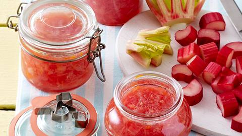 Rhabarberkonfitüre mit Orange und Ingwer Rezept - Foto: House of Food / Bauer Food Experts KG