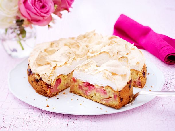 Rhabarberkuchen mit Baiserhaube Rezept Rhabarberkuchen mit Baiserhaube Rezept