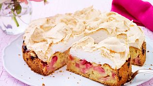 Rhabarberkuchen mit Baiserhaube - Foto: House of Food / Bauer Food Experts KG