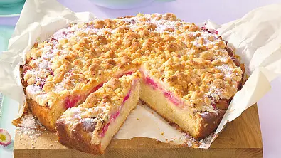 Rhabarberkuchen mit Butterstreuseln Rezept - Foto: LECKER @ Bauer Media Group
