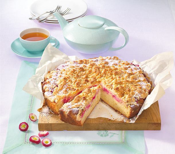 Rhabarberkuchen mit Butterstreuseln Rezept Rhabarberkuchen mit Butterstreuseln Rezept