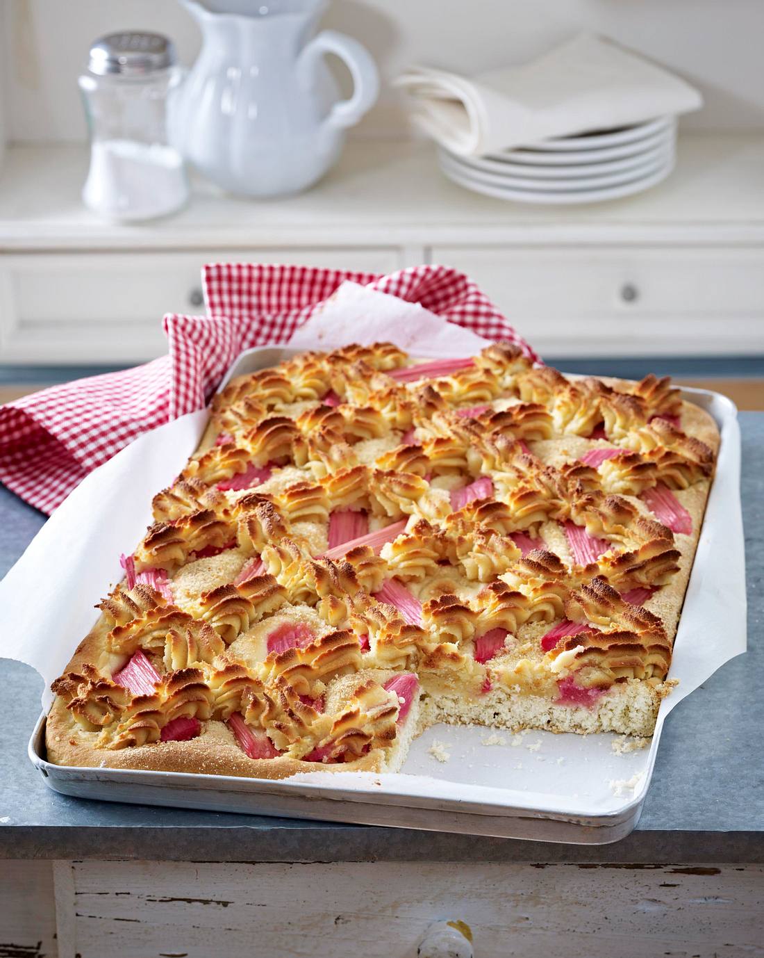 Rhabarberkuchen vom Blech Rezept Rhabarberkuchen vom Blech Rezept