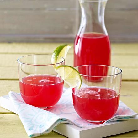 Rhabarbersaft mit Himbeeren und Limette Rezept Rhabarbersaft mit Himbeeren und Limette Rezept