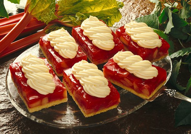 Rhabarberschnitten Rezept Rhabarberschnitten Rezept