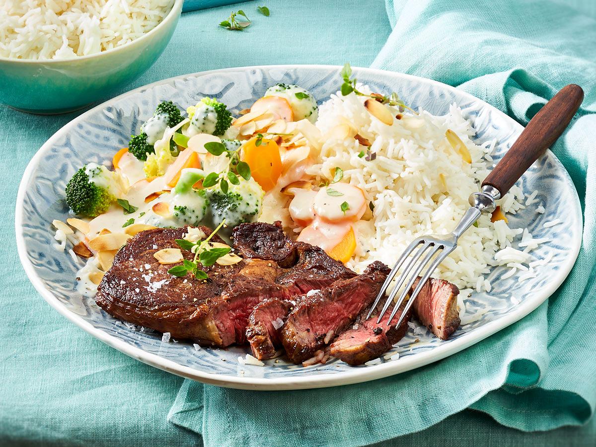 Rib eye Steak zu Rahmgemüse und Reis Rezept