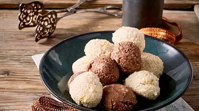   Ricciarelli (italienische Mandelkekse) Rezept - Foto: LECKER @ Bauer Media Group