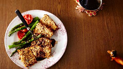 Richtig falscher Hase mit Ofengemüse Rezept - Foto: House of Food / Bauer Food Experts KG