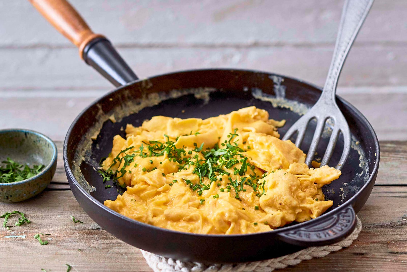 Richtig gutes Rührei Rezept | LECKER