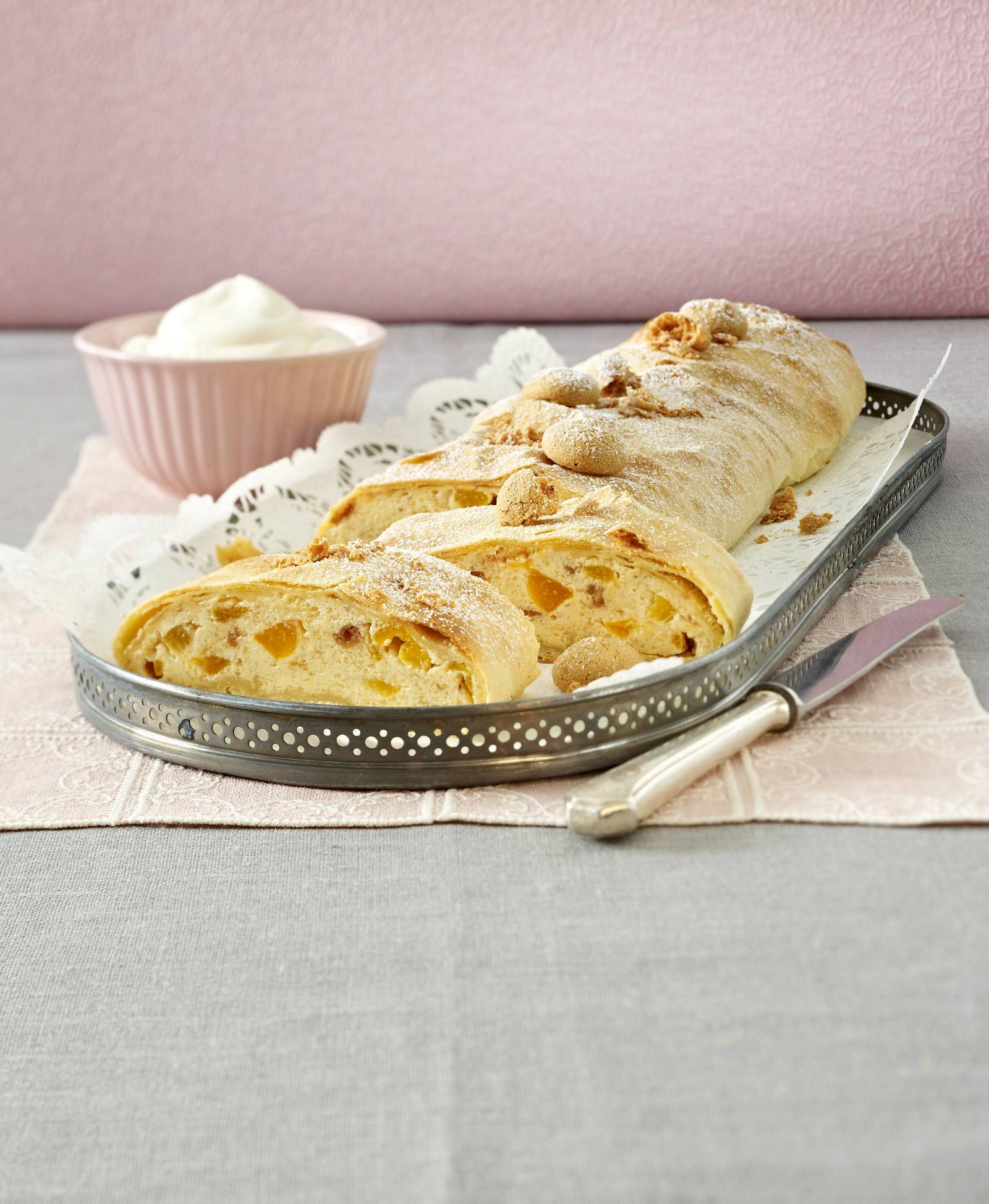 Ricotta-Aprikosen-Strudel Rezept | LECKER