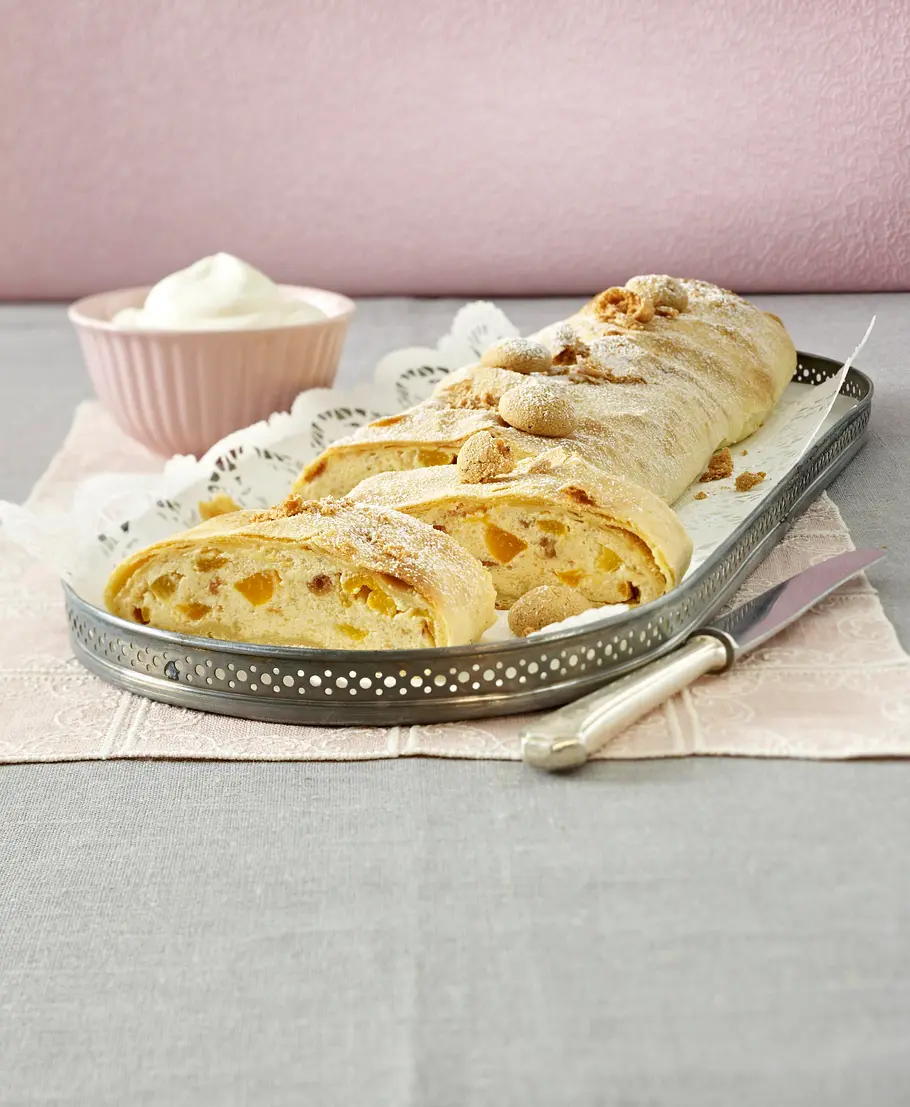 Ricotta-Aprikosen-Strudel Rezept Ricotta-Aprikosen-Strudel Rezept