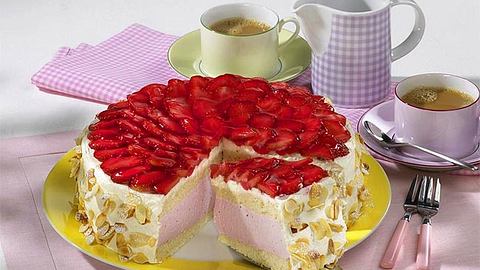 Ricotta-Erdbeermousse-Torte Rezept - Foto: House of Food / Bauer Food Experts KG