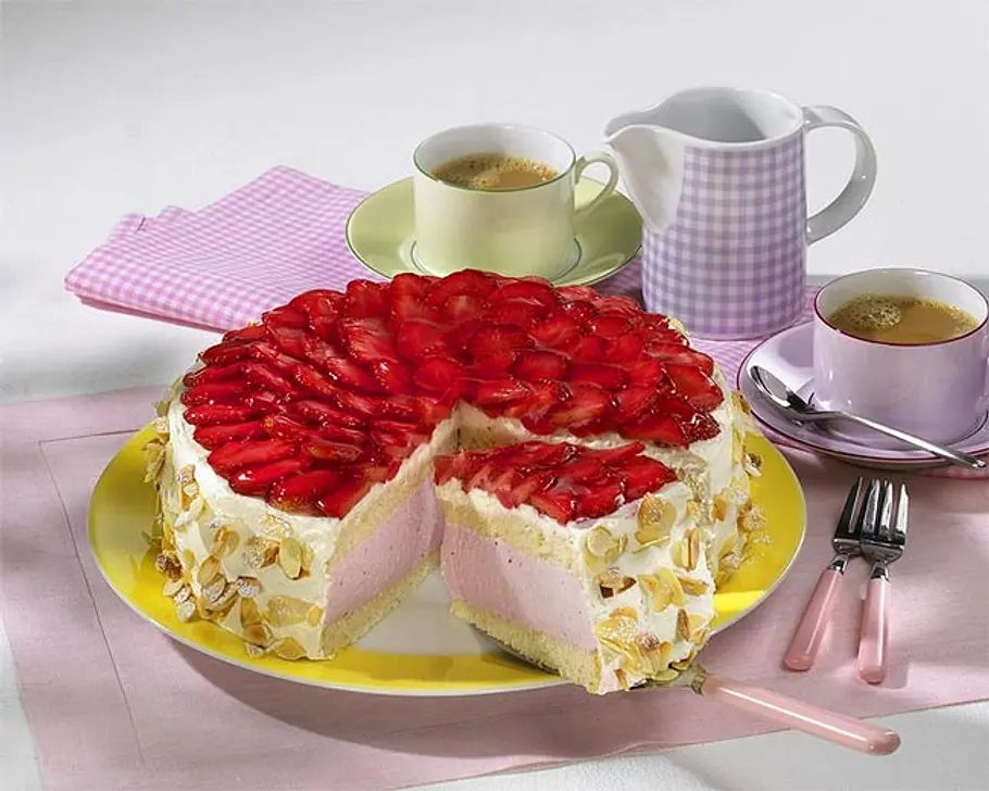 Ricotta-Erdbeermousse-Torte Rezept