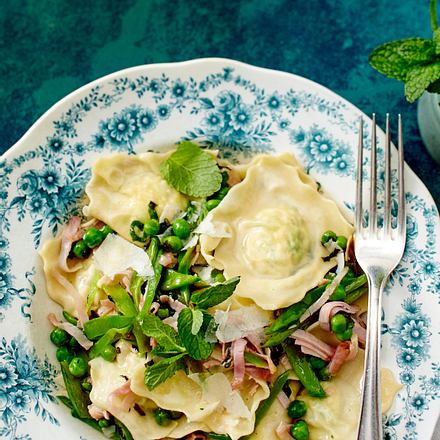 Ricotta-Ravioli mit Zuckerschoten Rezept Ricotta-Ravioli mit Zuckerschoten Rezept
