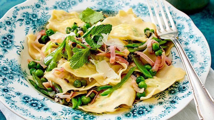 Ricotta-Ravioli mit Zuckerschoten Rezept - Foto: House of Food / Bauer Food Experts KG