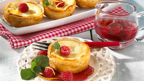 Ricotta-Törtchen mit Himbeeren Rezept - Foto: House of Food / Bauer Food Experts KG